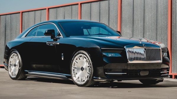 Customizing Rolls-Royce Spectre