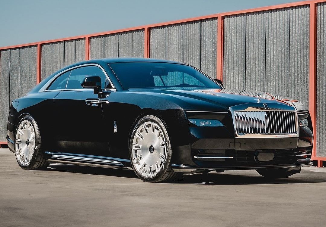 Customizing Rolls-Royce Spectre