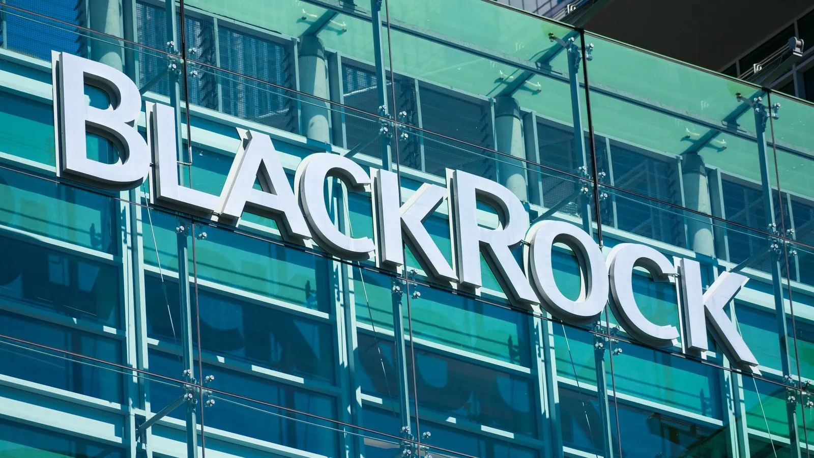 BlackRock Warns of Rising Cryptocurrency Scams Targeting Bitcoin and Ether ETF Investors