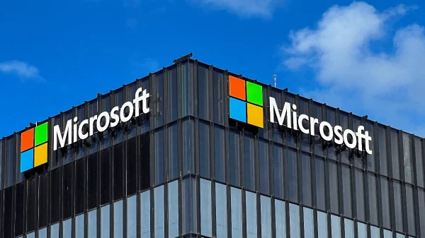 Global Microsoft Windows Outage Disrupts Essential Services; CrowdStrike Bug to Blame