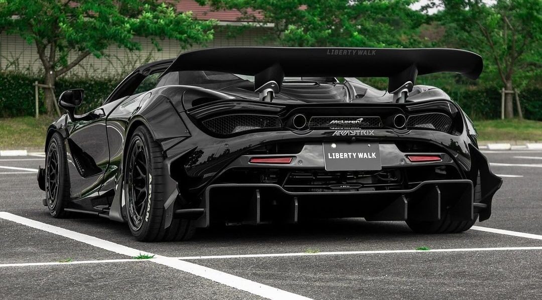 Liberty Walk's McLaren 720S