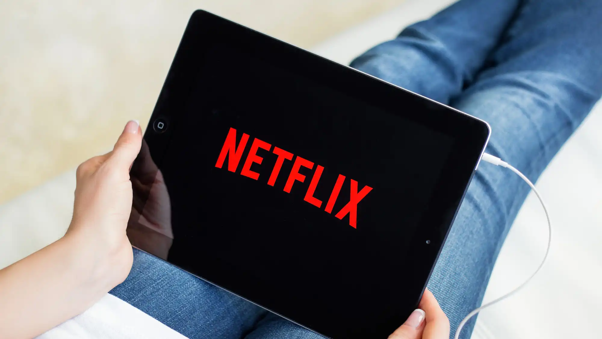 Netflix's New Windows App Disappoints Users by Dropping Offline Viewing Feature