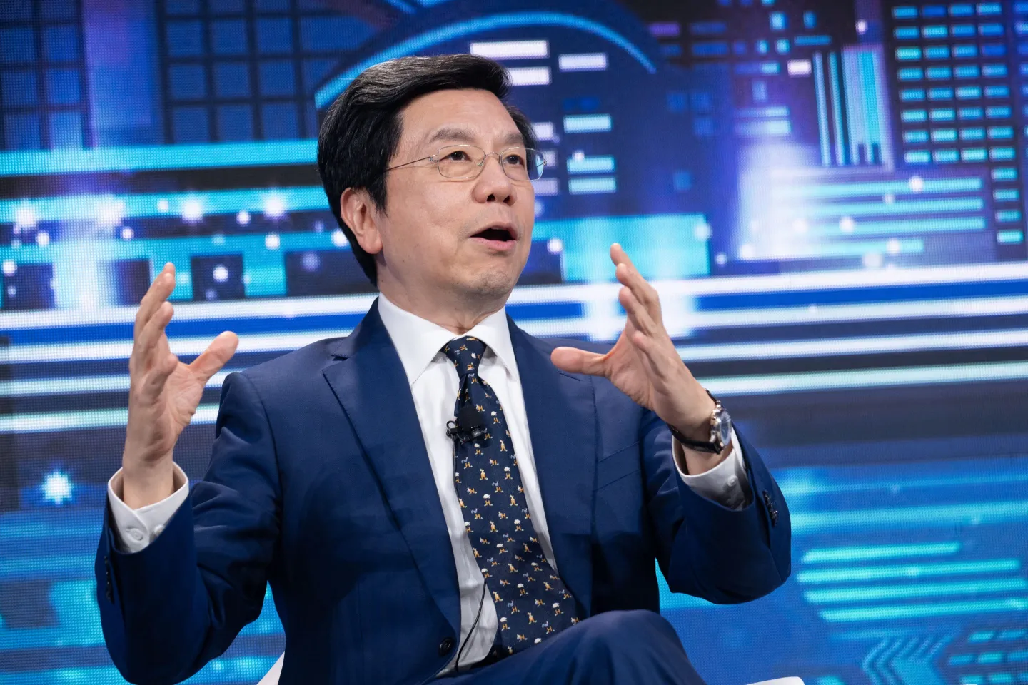 Kai-Fu Lee Predicts China Will Surpass US in AI Adoption as Costs Decrease and Innovation Accelerates