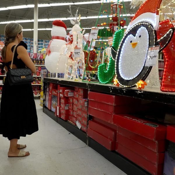 Marketers Prepare for a Transformative Holiday Shopping Season Amid Changing Consumer Habits