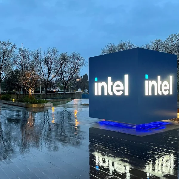 Qualcomm Eyes Intel Takeover Amid Chip Industry Shakeup and Intel’s Ongoing Struggles