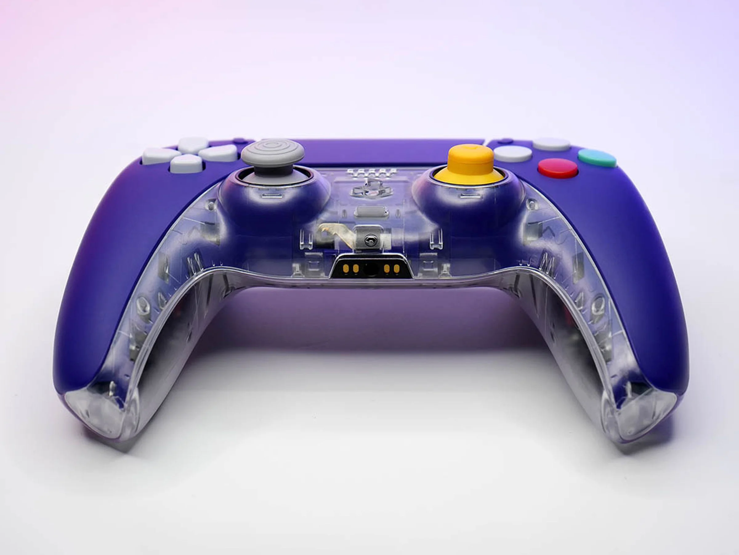 CubeSense Combines Nintendo GameCube Design with PlayStation 5 DualSense Features in Unique Controller