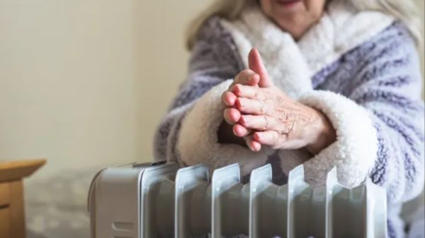 UK Pensioners Targeted by 'Winter Heating Allowance' Scam Texts Amid Government Payment Cuts