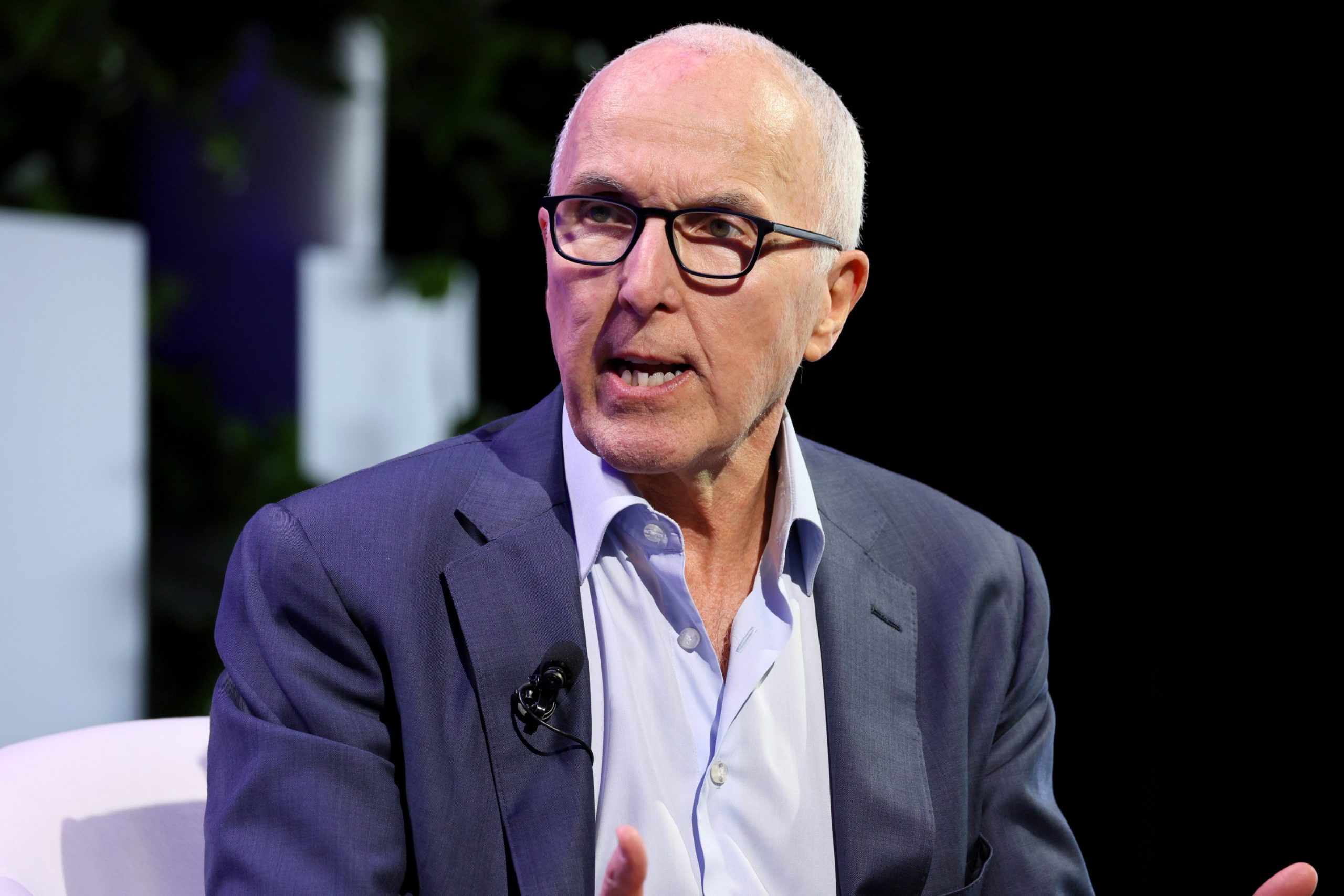 Frank McCourt Leads Bid to Buy TikTok and Revolutionize Internet Privacy with Decentralized Model