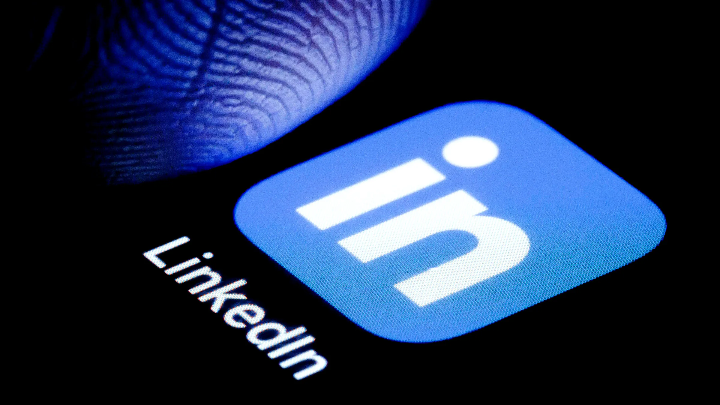 Google Engineer’s Advice on Referral Requests Sparks Debate Over LinkedIn Etiquette and Job Application Formality